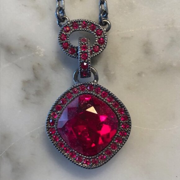 GIVENCHY Signed Ruby Red Crystal Pendant Silvertone Necklace Vintage 16" - Picture 5 of 16
